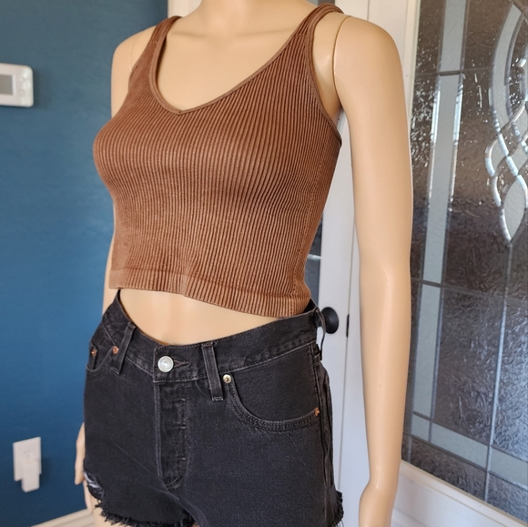 BELLA SEAMLESS BY FREE PEOPLE TOP SZ M - Picture 8 of 16